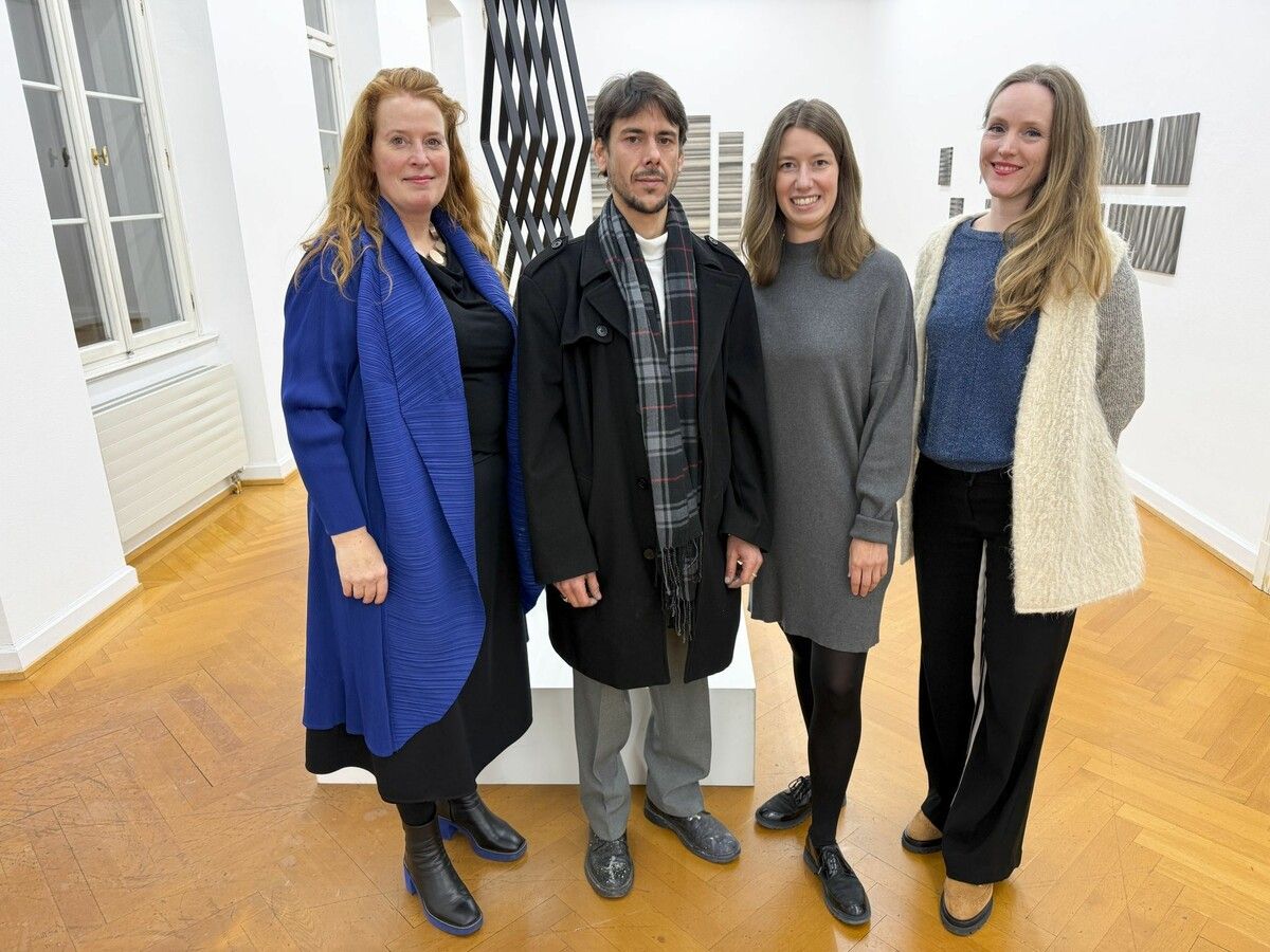 Brigitte Spiegeler, Alexander Stark, Sarah Kirsch und Sarah Schlatter bei der Eröffnung im Künstlerhaus.⇒Franc