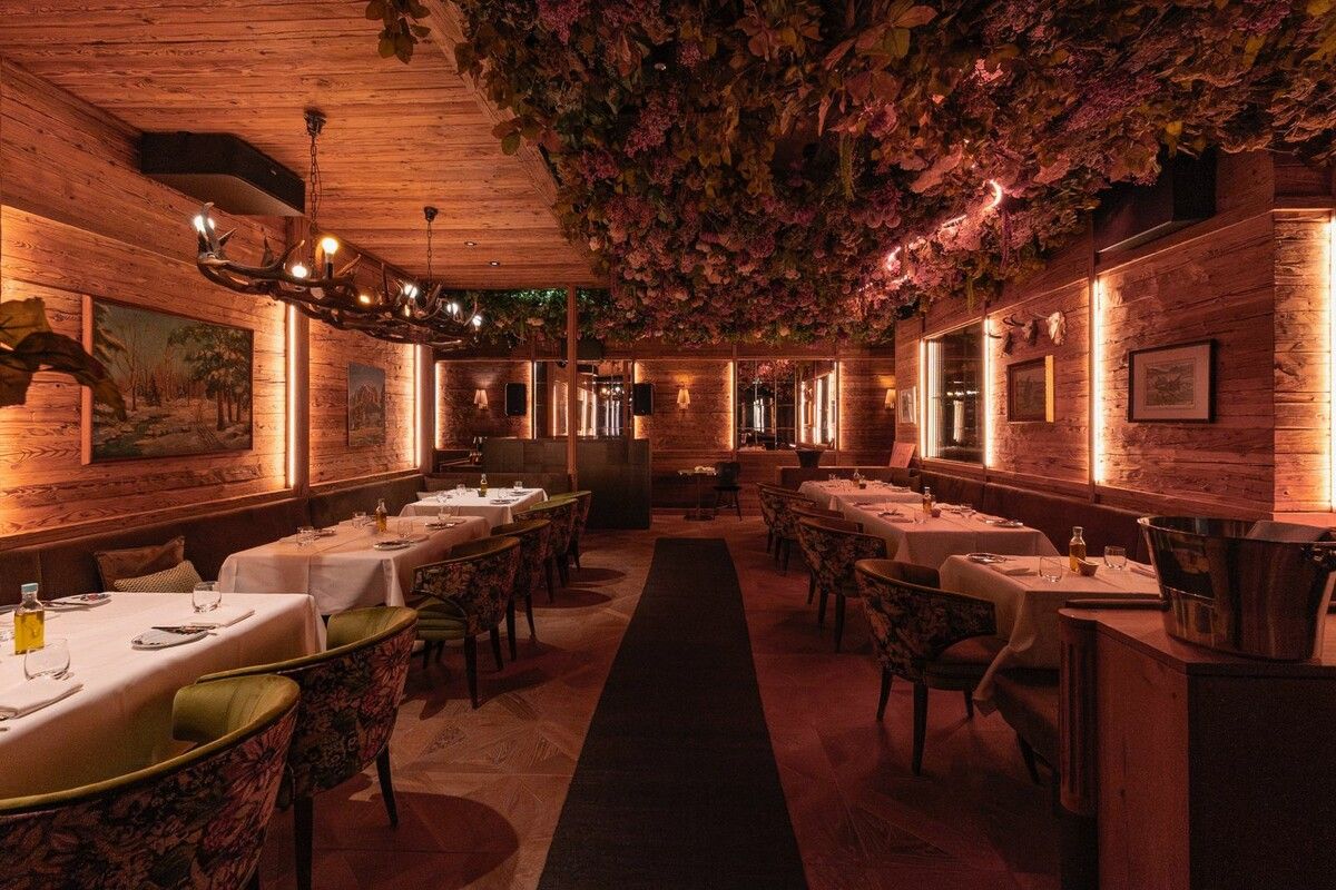 Das Gspusi-Restaurant erinnert an einen romantischen Biergarten.⇒ Maximilian Lucian. (3)