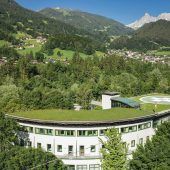 Schenk legt OP-Besteck beiseite