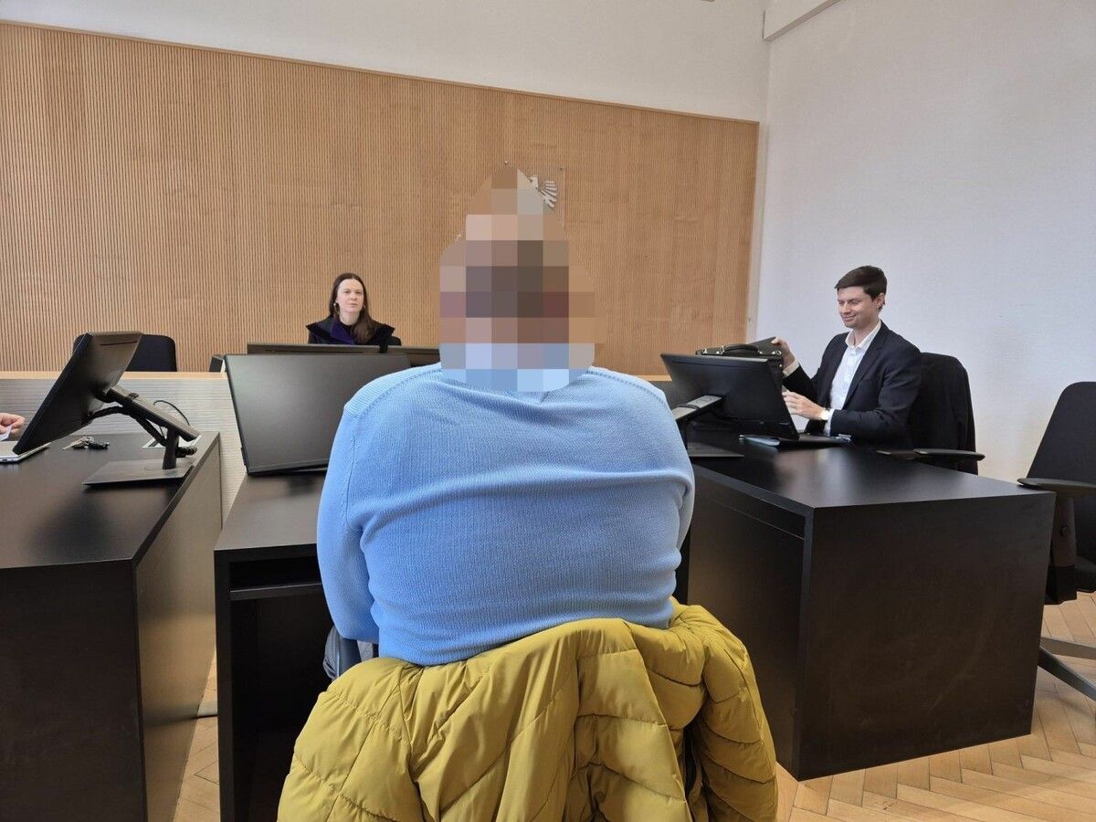 Der Angeklagte bei der Verhandlung am Landesgericht Feldkirch. ⇒eckert