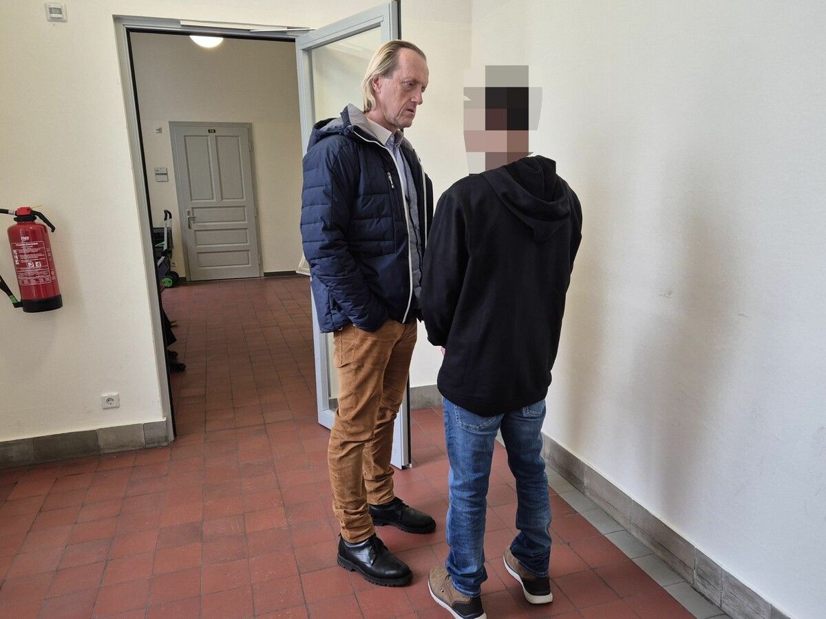 Der Angeklagte mit seinem Verteidiger Rechtsanwalt Edgar Veith.⇒ec