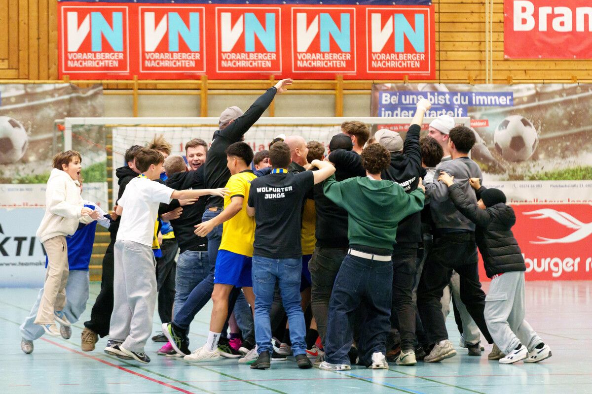 Der Jubel des FC Wolfurt über den erstmaligen Sieg im Heimturnier war riesengroß.⇒stiplovsek