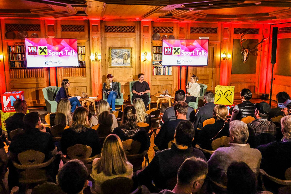 Der VN-Raiffeisen-Sporttalk im Hotel Post in Lech mit Sophia Flörsch, David Meier und Christine Scheyer (von links) wurde von Isabella Canaval (ganz links) moderiert.⇒Steurer