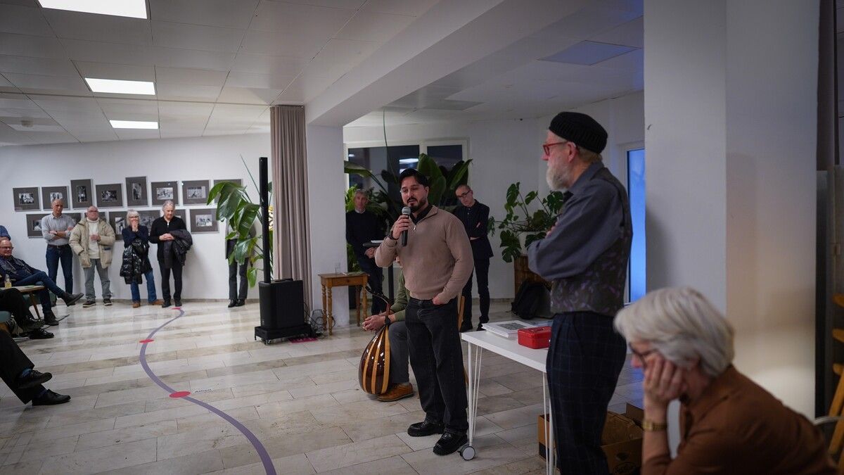 Die beiden Künstler Zafar Haqyar und Reinold Amann gaben Einblick in ihre Arbeiten.⇒caritas