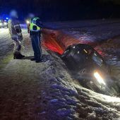 BMW rutschte in Lustenau in Graben