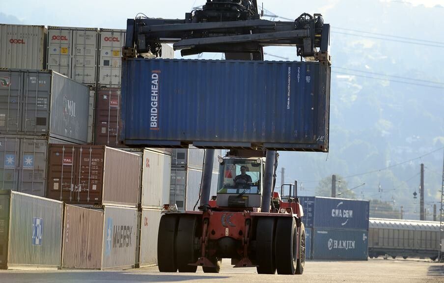 Die exportierende Wirtschaft des Landes zeigte sich im ersten Halbjahr 2025 trotz Herausforderungen stabil. ⇒VN/DS