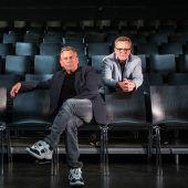 Drei Frauen, zwei Eheleute, ein Königspaar