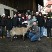 Gymnasiastinnen spenden für Tiere