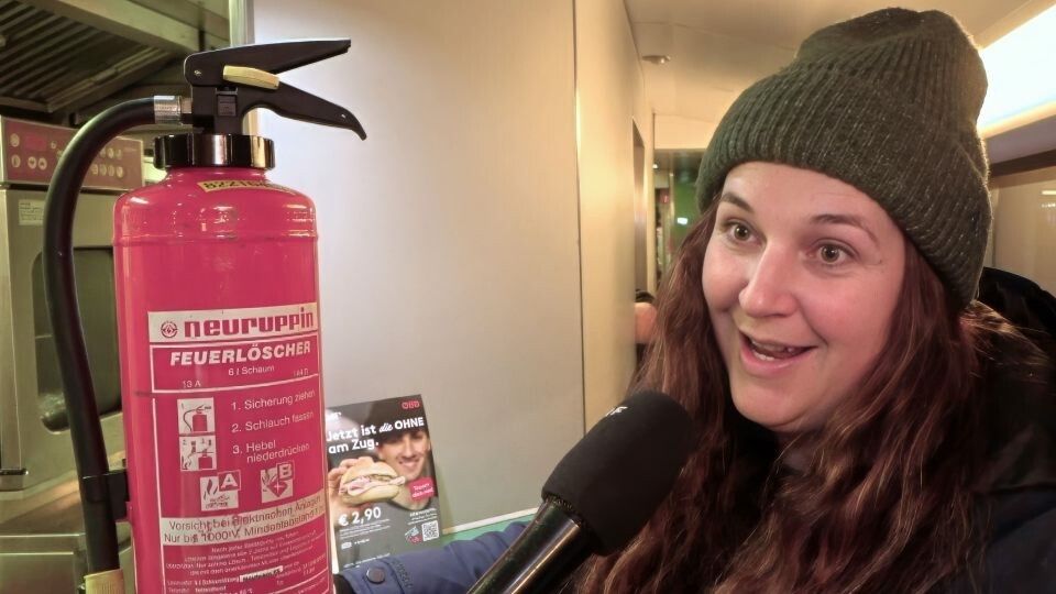 Die ÖBB-Lokführerin Marina Larcher.