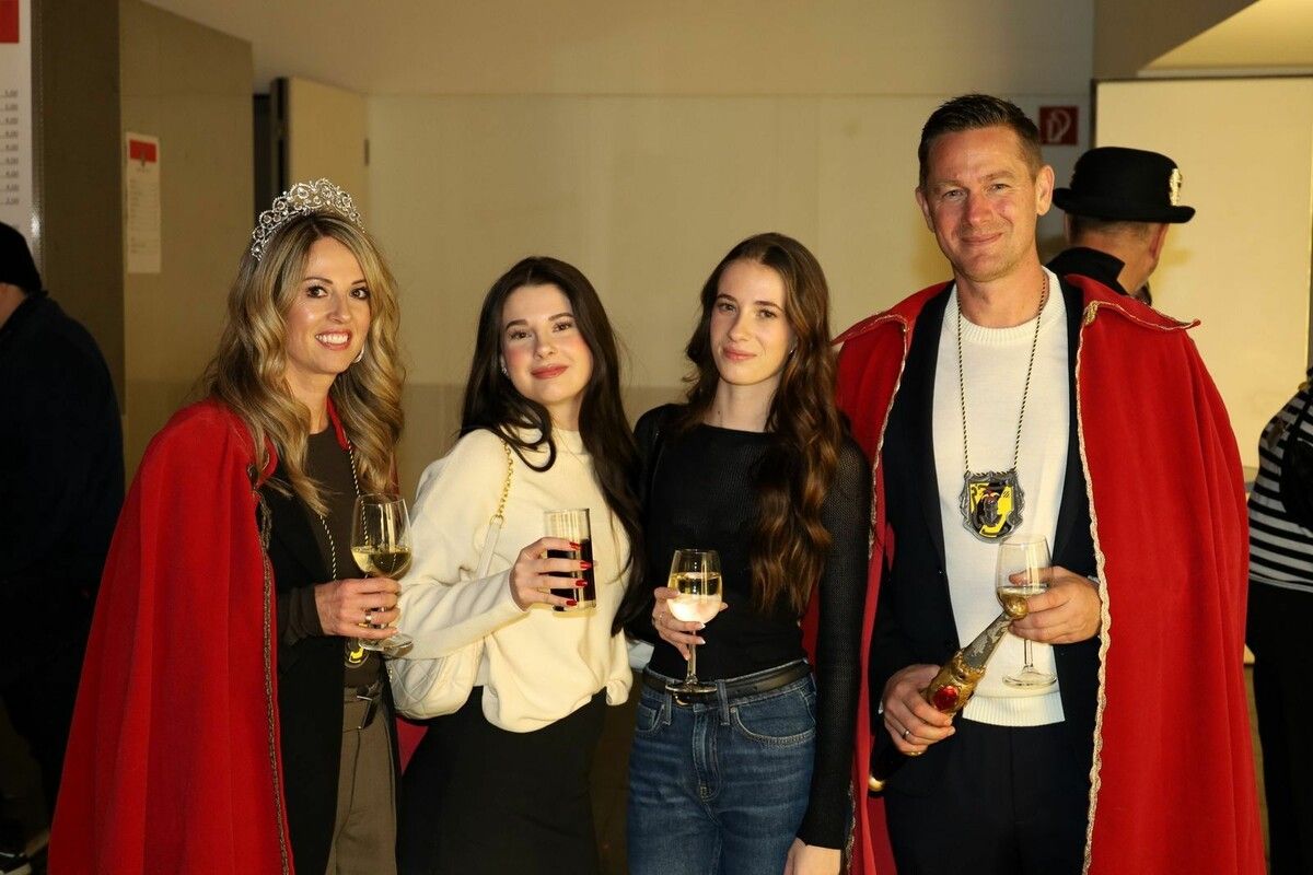 Die „Prinzenfamilie“ aus dem Leiblachtal freut sich auf den Raubritterball. ⇒Christian Fetz