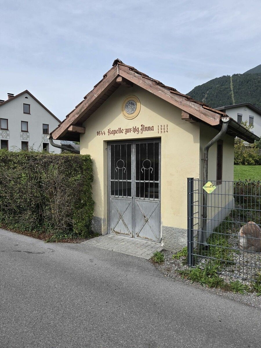 Die schlichte Kapelle in der St.-Anna-Straße.