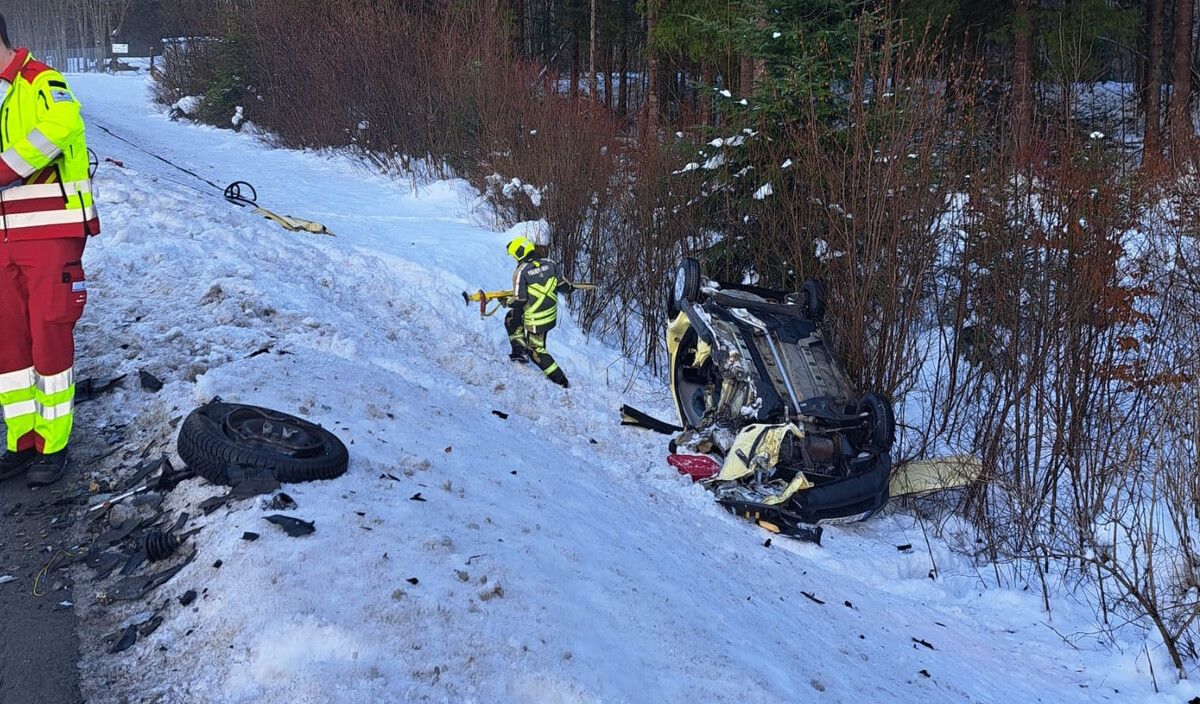 Drei Feuerwehren waren zum Rettungseinsatz angerückt. ⇒feuerwehr Egg (2)