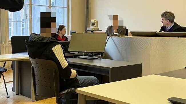 Ein Jugendlicher mit zwei Vorstrafen sitzt wieder vor Richter Nußbaumer. ⇒VN/SKÖ