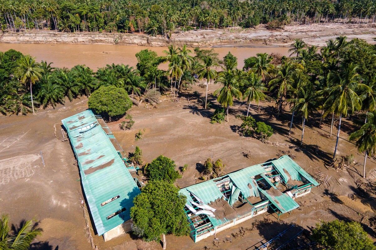 Eine überflutete Grundschule in Sulawesi zeigt das Ausmaß der Zerstörungen. ⇒afp