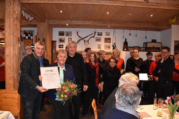Elisabeth Huemer wurde für 70 Jahre Chorgesang beim Neujahrsempfang in Bürserberg geehrt. ⇒Gemeinde Bürserberg