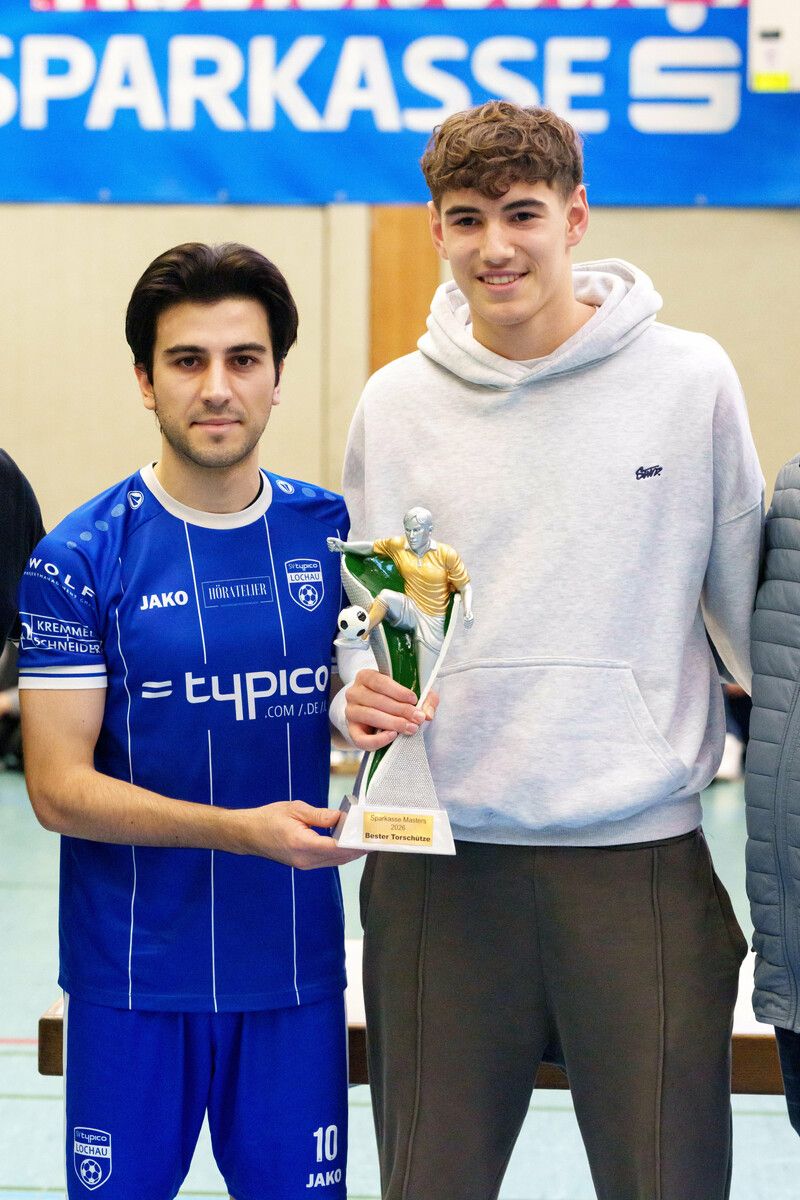 Mete DastanEr war der Lenker und Vollstrecker beim Finalisten aus Lochau: Mete Dastan führte sein Team mit Übersicht und Entschlossenheit auf Rang zwei. Fünf Tore in der Finalrunde, dazu viele spielgestaltende Aktionen – Dastan war Lochaus treibende Kraft. Zusammen mit Tarkan Parlak setzte er die entscheidenden Impulse in der Offensive. Ein verdienter Platz im All-Star-Team.