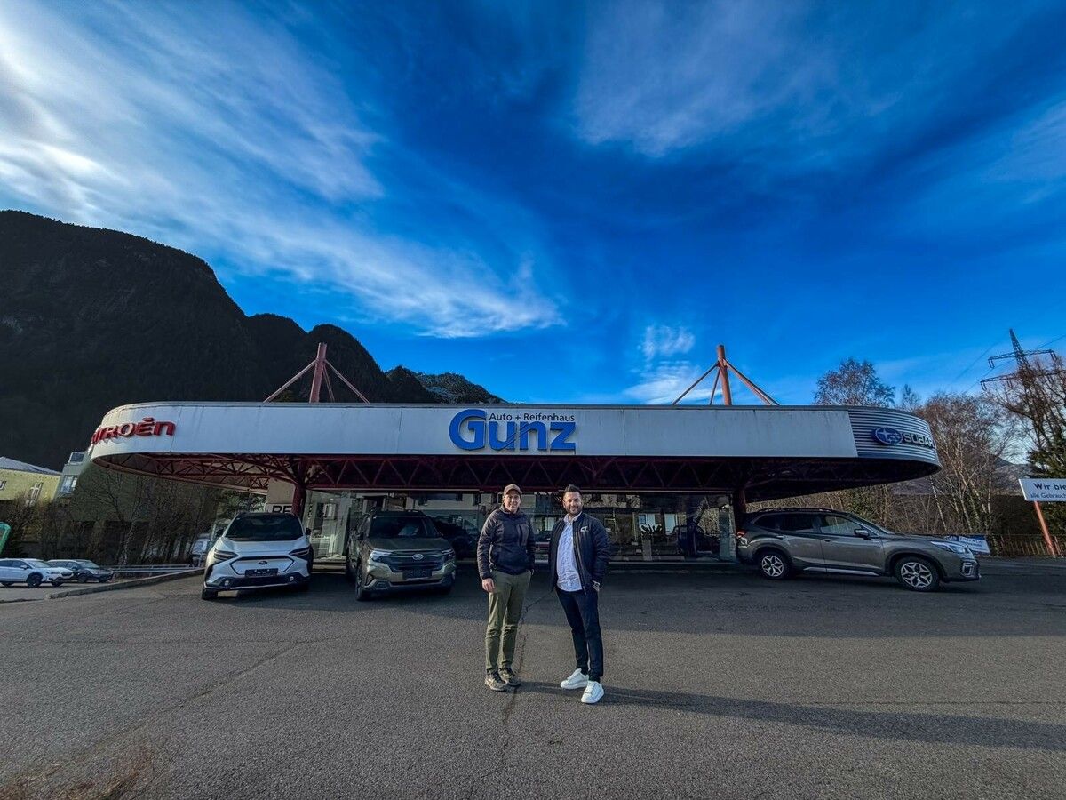 Fabian Sonderegger (l.), der seit Ende 2020 das Autohaus führte, hat den Verkaufsstandort an Can Tolga (CT Automotive) verpachtet. ⇒Fa