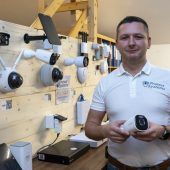 Immer mehr Vorarlberger setzen auf private Über­wachungskameras. »A5