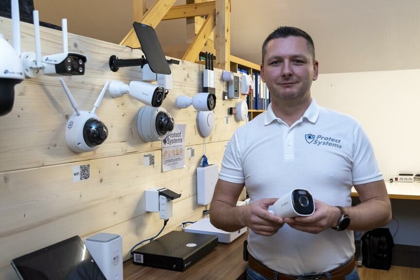 Immer mehr Vorarlberger setzen auf private Über­wachungskameras. »A5