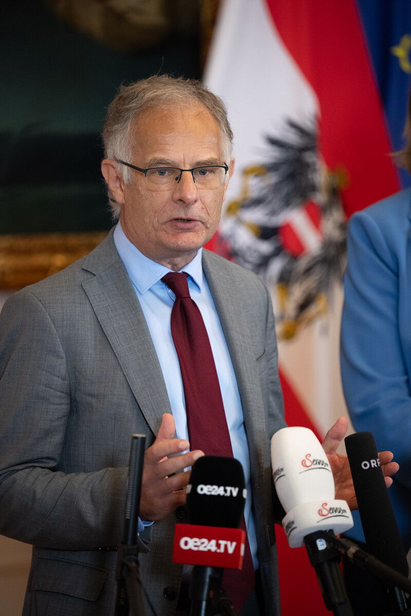 Finanzminister Marterbauer warnt davor, in alte Muster zurückzufallen.⇒APA