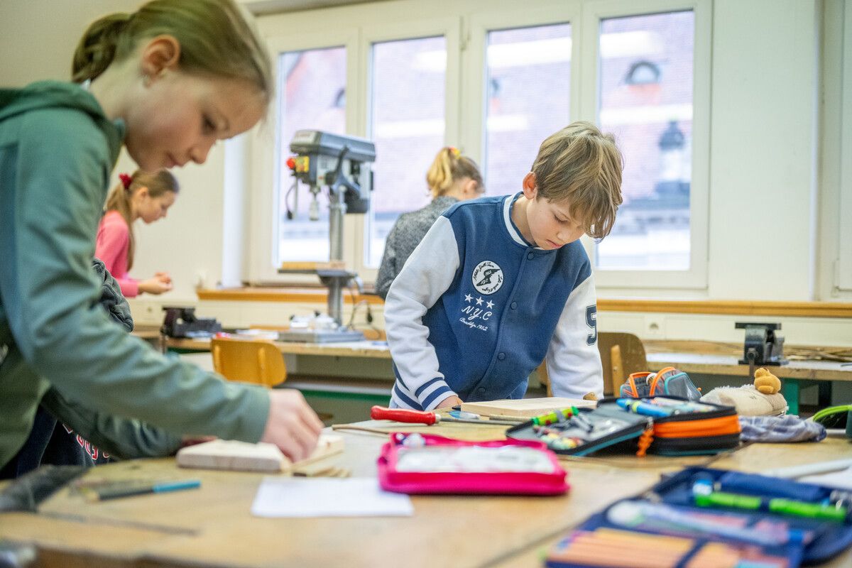 Gefördert werden Projekte, die eine praktische Auseinandersetzung mit MINT-Themen ermöglichen und Kinder zum Entdecken und experimentellen Arbeiten anregen.⇒VN/Rhomberg