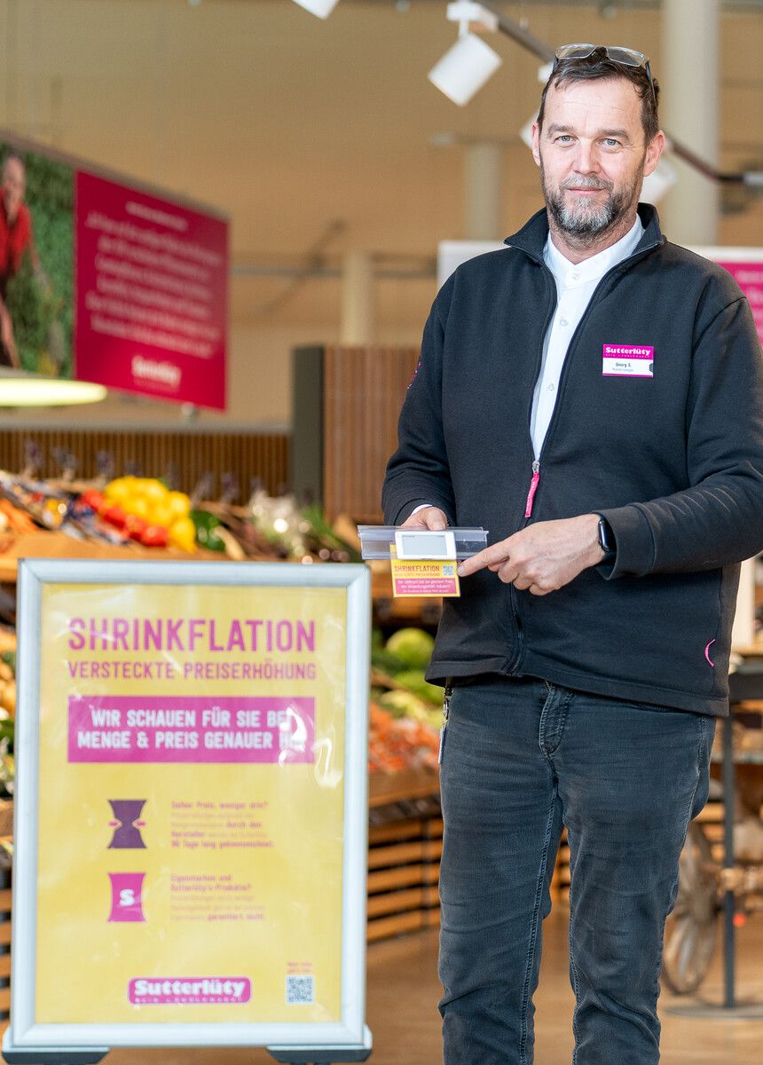 Georg Gerster, Sutterlüty-Marktmanager in Egg, setzt auf Transparenz für die Kunden. ⇒Sutterlüty/Kerber