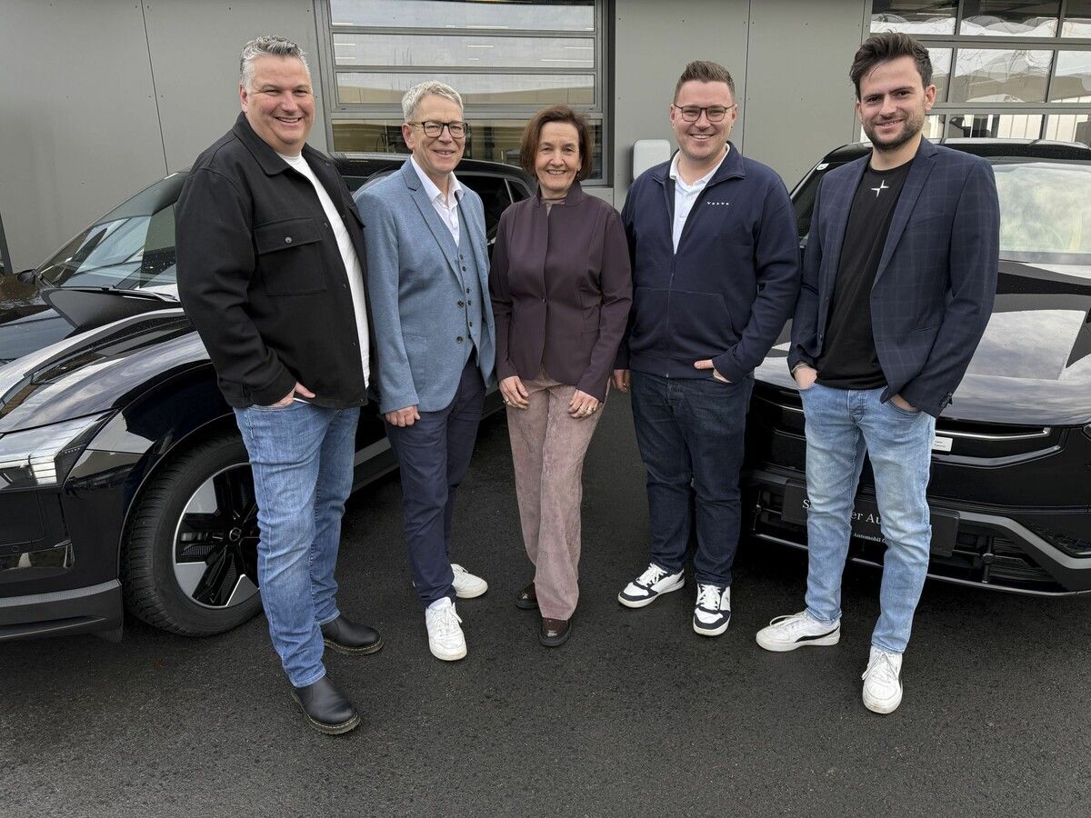 Geschäftsführer Joachim Singer, Gerhard Dell-Ospel, GF Karin Seyfried, ML Simon Hosp und Elias Ludescher.⇒Franc König