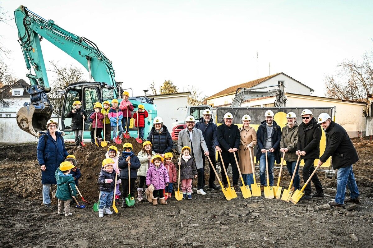 Große Freude über den Spatenstich für das neue Kinderhaus Weinschlössle. ⇒Udo Mittelberger