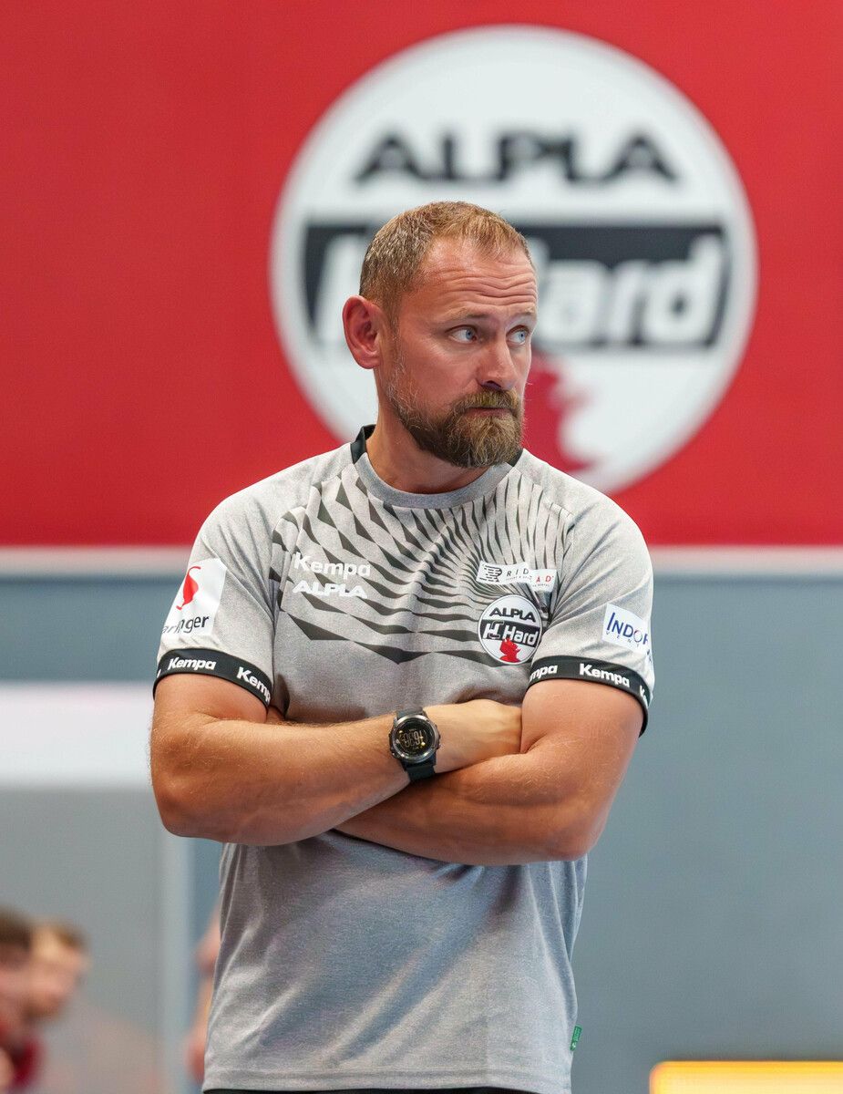 Hannes Jón Jónsson und Hard gehen ab Sommer getrennte Wege.⇒VN/DS