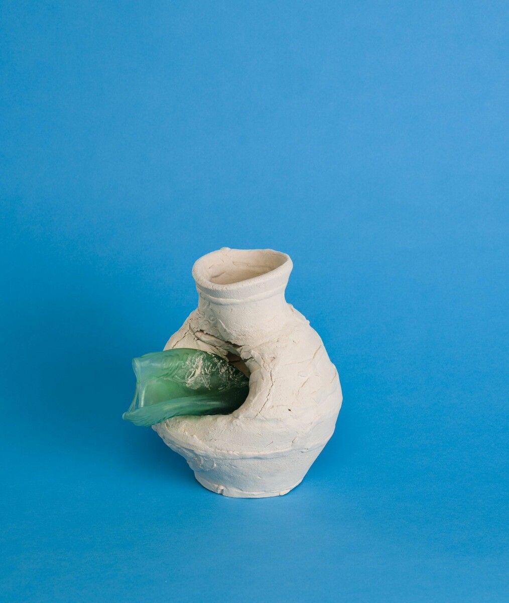 Im Zentrum seiner Arbeiten stehen Prozesse des Sammelns und Archivierens.