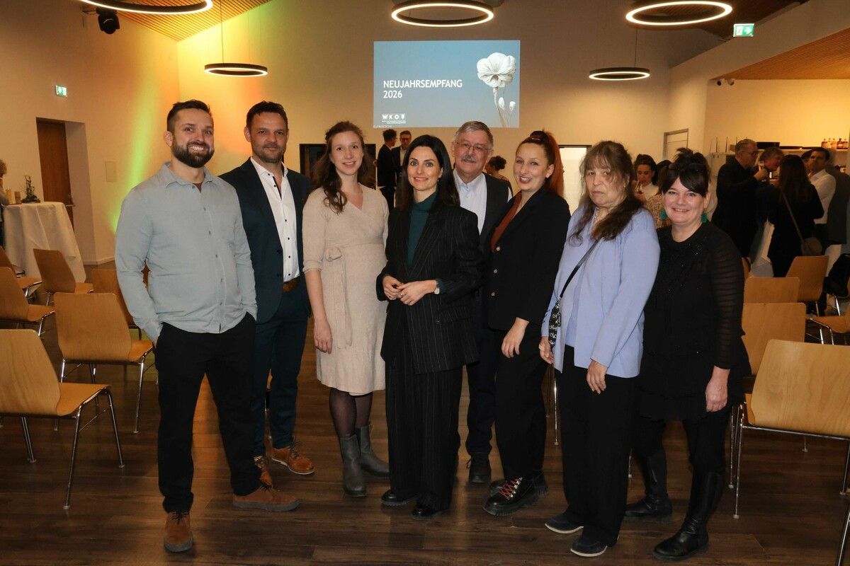 Johannes Mehrrath (Textiletiketten), Innungsmeister Martin Übelher, Silvana Walch (Hübsch Maßatelier), WVK-Vizepräs. Jennifer Bitsche, Peter Duelli, Susanne Graziadei, Margit Diem und Alexandra Kegele. ⇒Arno Meusburger