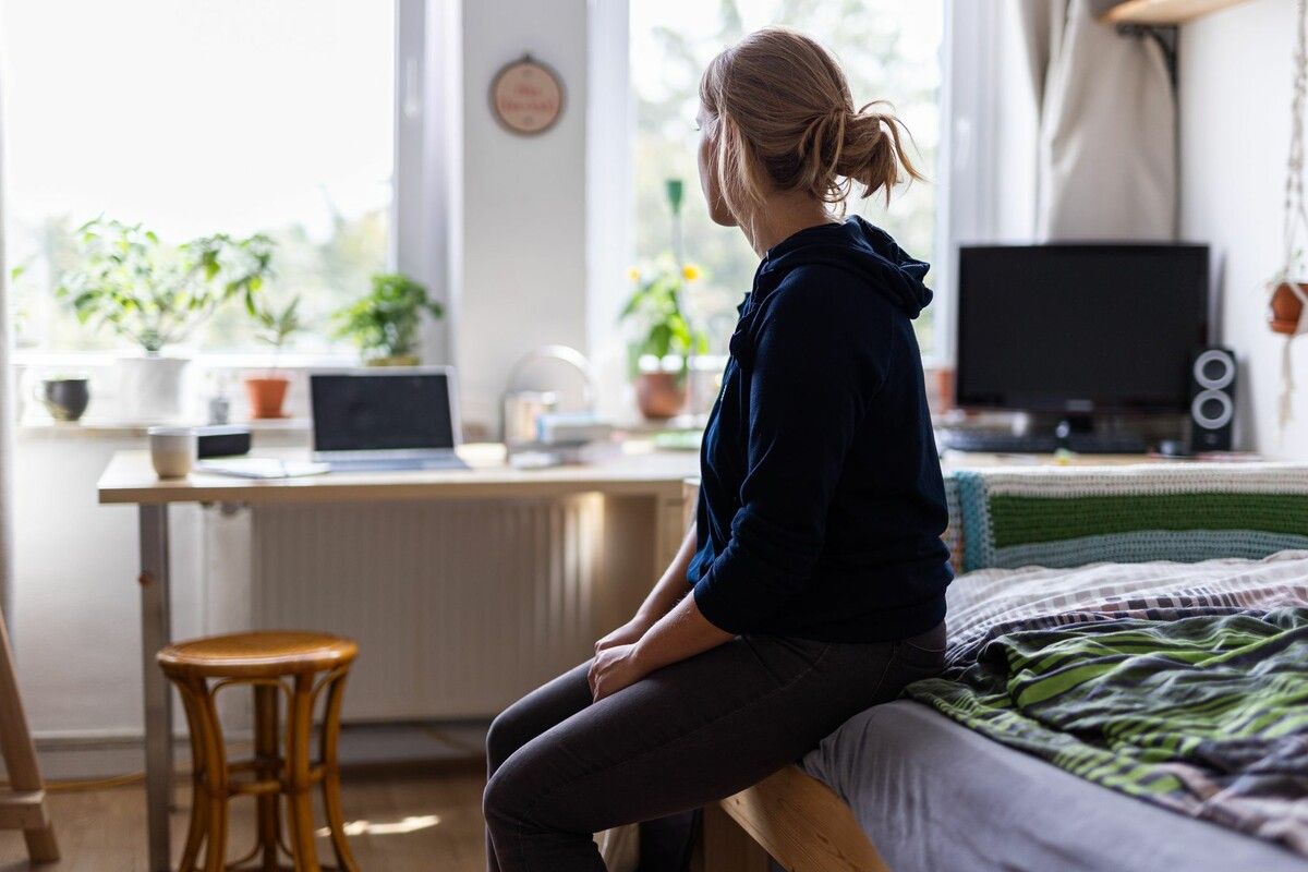 Junge Erwachsene sind laut der Befragung häufiger von Einsamkeit betroffen. Noch stärkeren Einfluss haben demnach Haushaltsform und Einkommen. ⇒APA