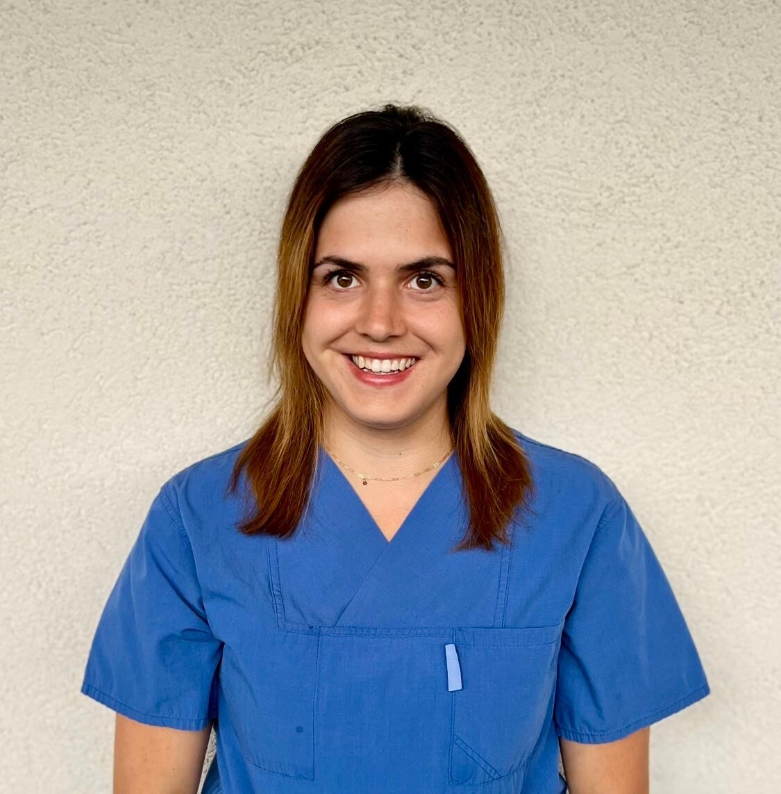 Lara-Marie Hofmann und Oberarzt Philipp Hörmann erläutern, wie die Telemedizin Herzpatienten helfen kann.⇒KHBG