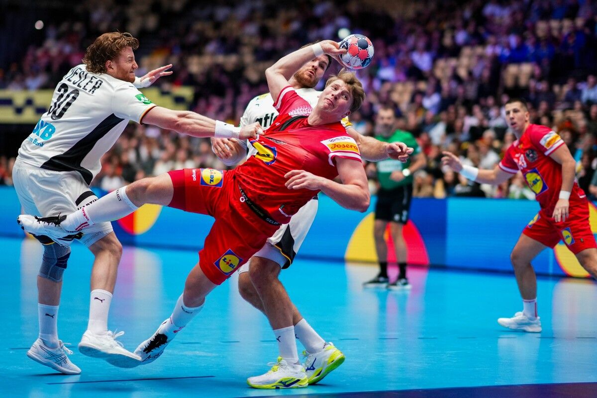 Lukas Hutecek und Österreich stehen heute (18 Uhr) gegen Spanien unter Zugzwang, um die Chance auf die Hauptrunde zu wahren.⇒ÖHB