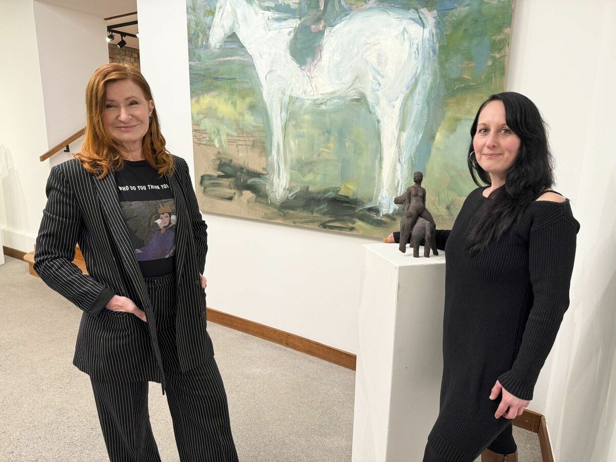 Malerin Mila Veljac’a Plaickner und Bildhauerin Andrea Maria Bauer luden zur Ausstellungseröffnung.⇒Franc