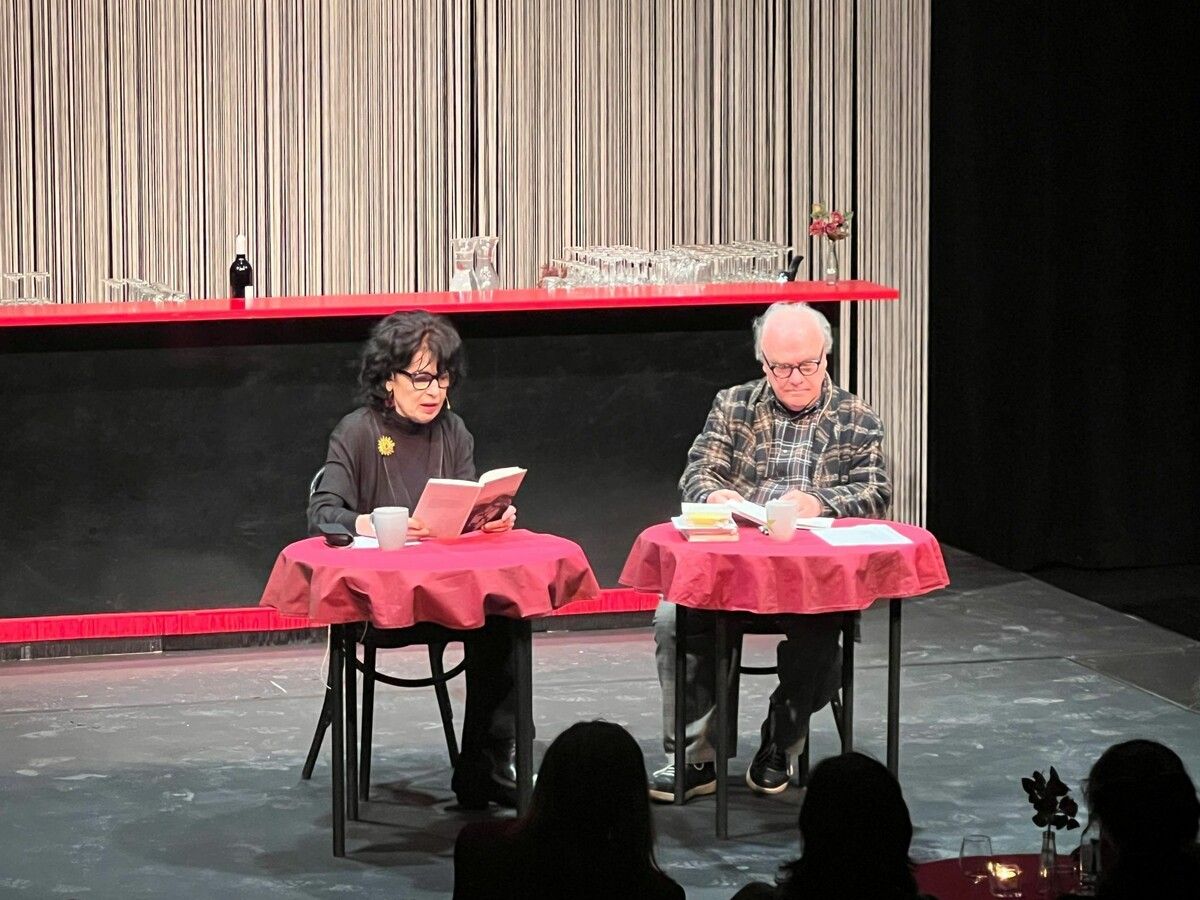 Monika Helfer stellte ihren ersten Gedichtband im Theater Kosmos vor, die Moderation übernahm Michael Köhlmeier. ⇒vn/ama