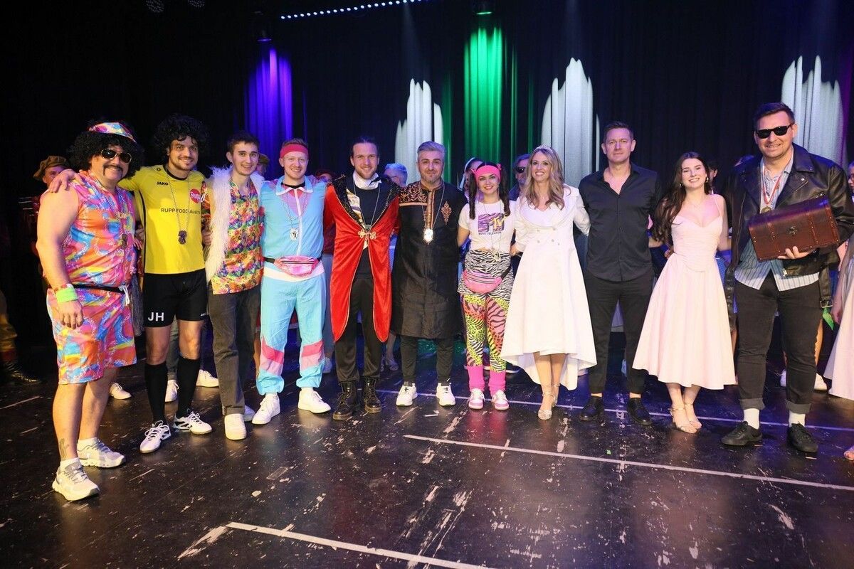 Neue Ordensträger beim Fuassballerball.⇒Chf (4)