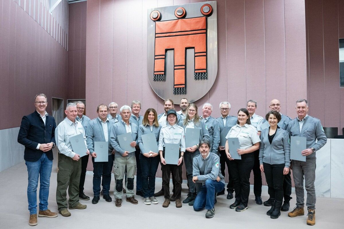 Neunzehn neue Naturwächterinnen und Naturwächter wurden offiziell in die Naturwacht Vorarlberg aufgenommen. ⇒Naturwacht Vorarlberg