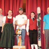 Sektempfang, Theater und Tombola