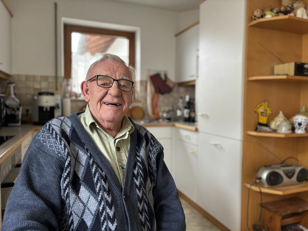 Peter Präsent in seiner Küche. Jahrzehntelang lebte er hier mit seiner „Lady“.⇒ VN