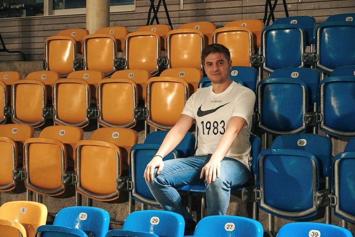 Probesitzen auf der Gaißauer-Tribüne: Christian Gerencir gibt ein Comeback.