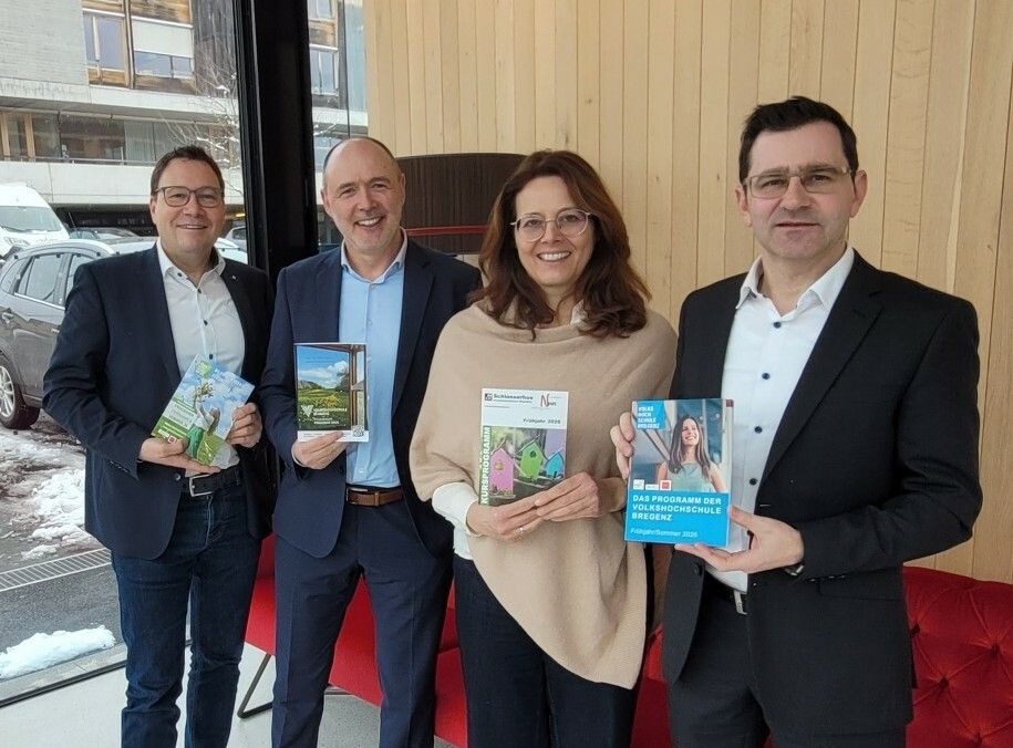 Programmvorstellung mit Stefan Fischnaller (VHS Götzis), Patrick Burtscher (VHS Bludenz), Marion Koch (VHS Rankweil) und Michael Grabher (VHS Bregenz).⇒VHS