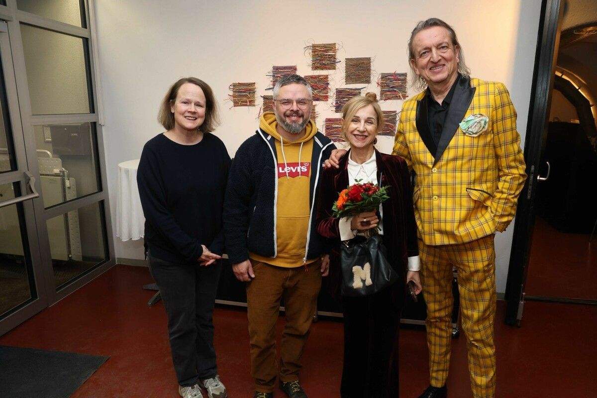 Saumarkt-GF Sabine Benzer, Kabarettist Gabriel Castaneda, Sabine und Markus Linder.⇒ame (3)