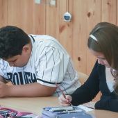 Dringende Suche nach Lehrern