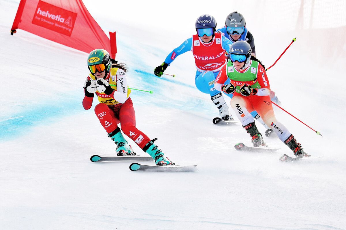 Sonja Gigler (l.) holte in ihrem sechsten Saisonrennen in Veysonnaz mit Rang acht die bislang beste Platzierung in diesem Winter.⇒GEPA