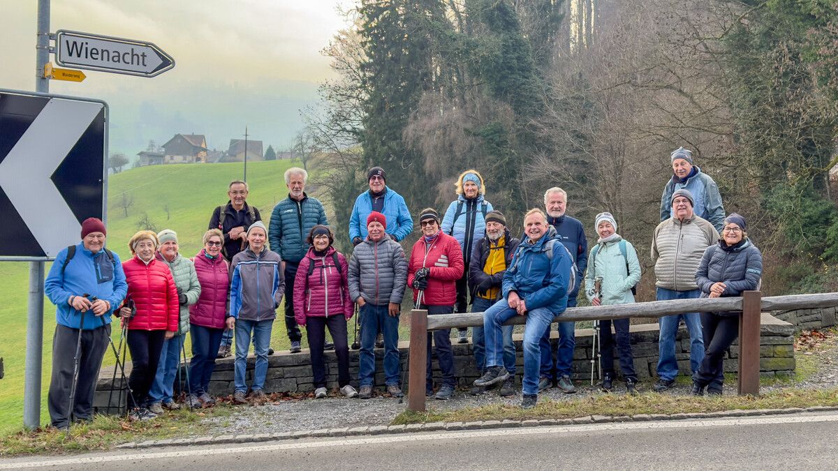 Sonniges Wetter und eindrucksvolle Ausblicke begleiteten die wanderfreudige Gruppe rund um Thal und Rheineck.⇒ Vorarlberg 50Plus Höchst