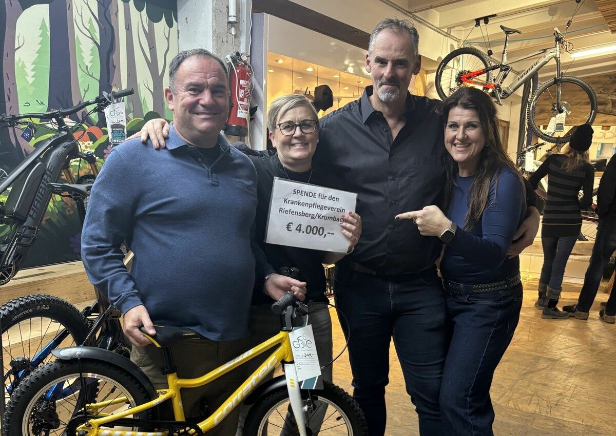 Spendenübergabe bei GBike: Patrick Fink, Martina Faißt, Günther Berkmann, Petra Heim-Meusburger.⇒em (2)