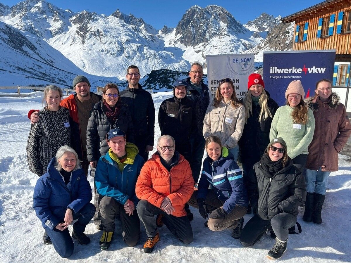 Teilnehmende der Ideenwerkstatt „AlpenGlut“ bei der Bielerhöhe im Montafon. ⇒Stand Montafon
