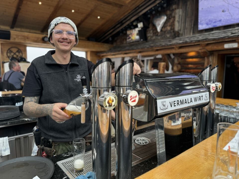 Tristan ist Kellner beim Vermalawirt.