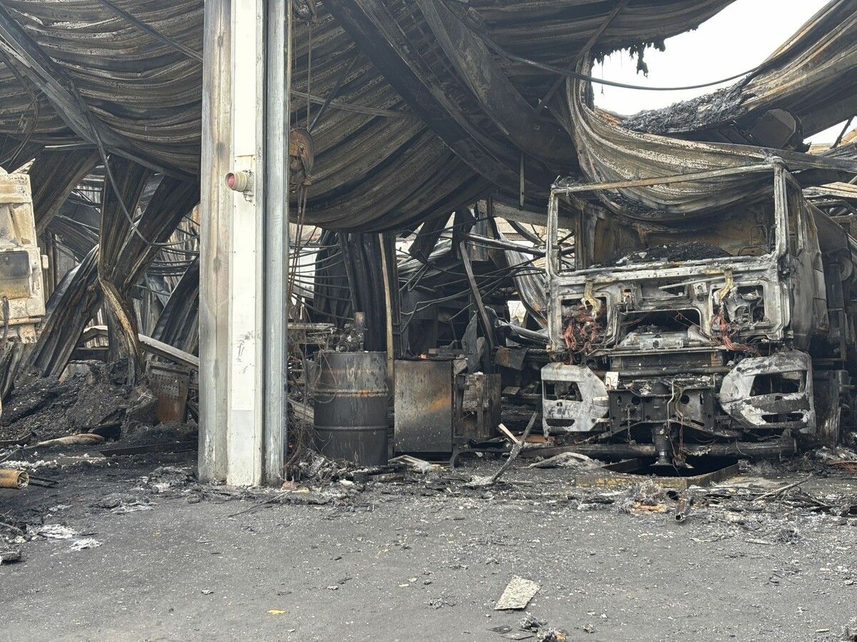 Trümmer, Schutt und Asche: Das Brandobjekt am Tag darauf.⇒VN/rauch